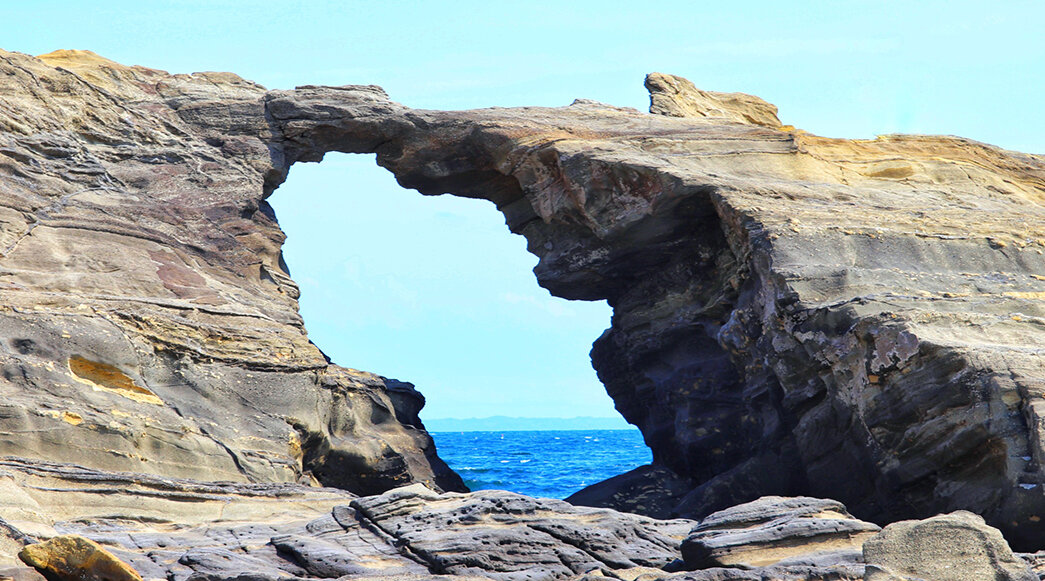 城ヶ島の海蝕洞穴 馬の背洞門