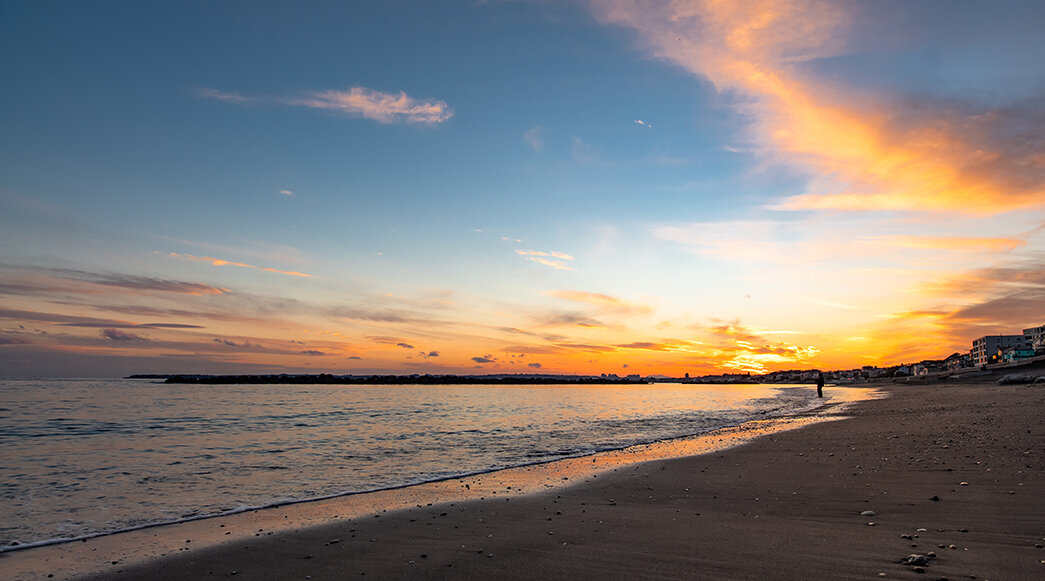 三浦海岸の美しい夕暮れ